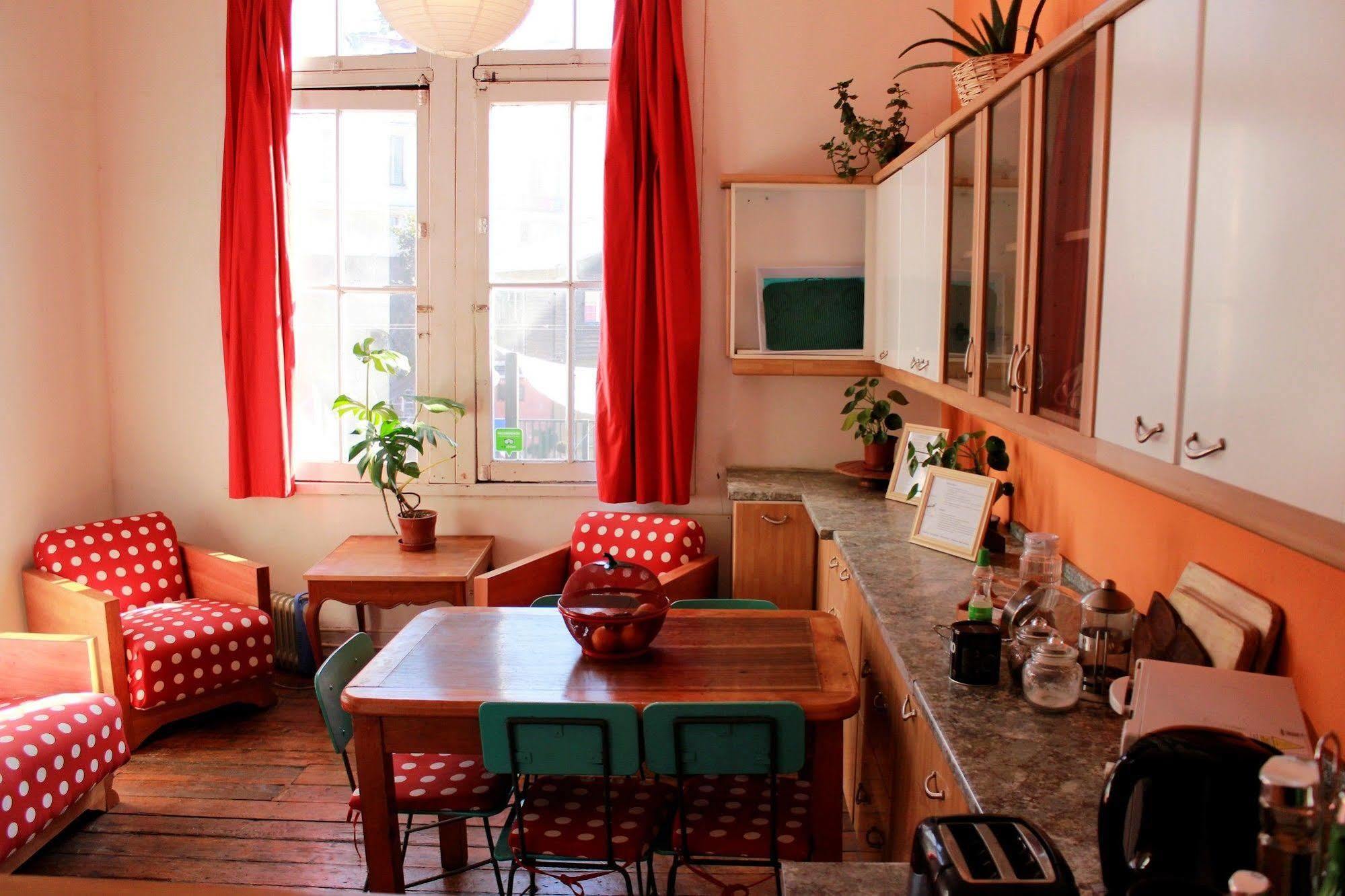 Casa Volante Hostal บัลปาราอีโซ ภายนอก รูปภาพ