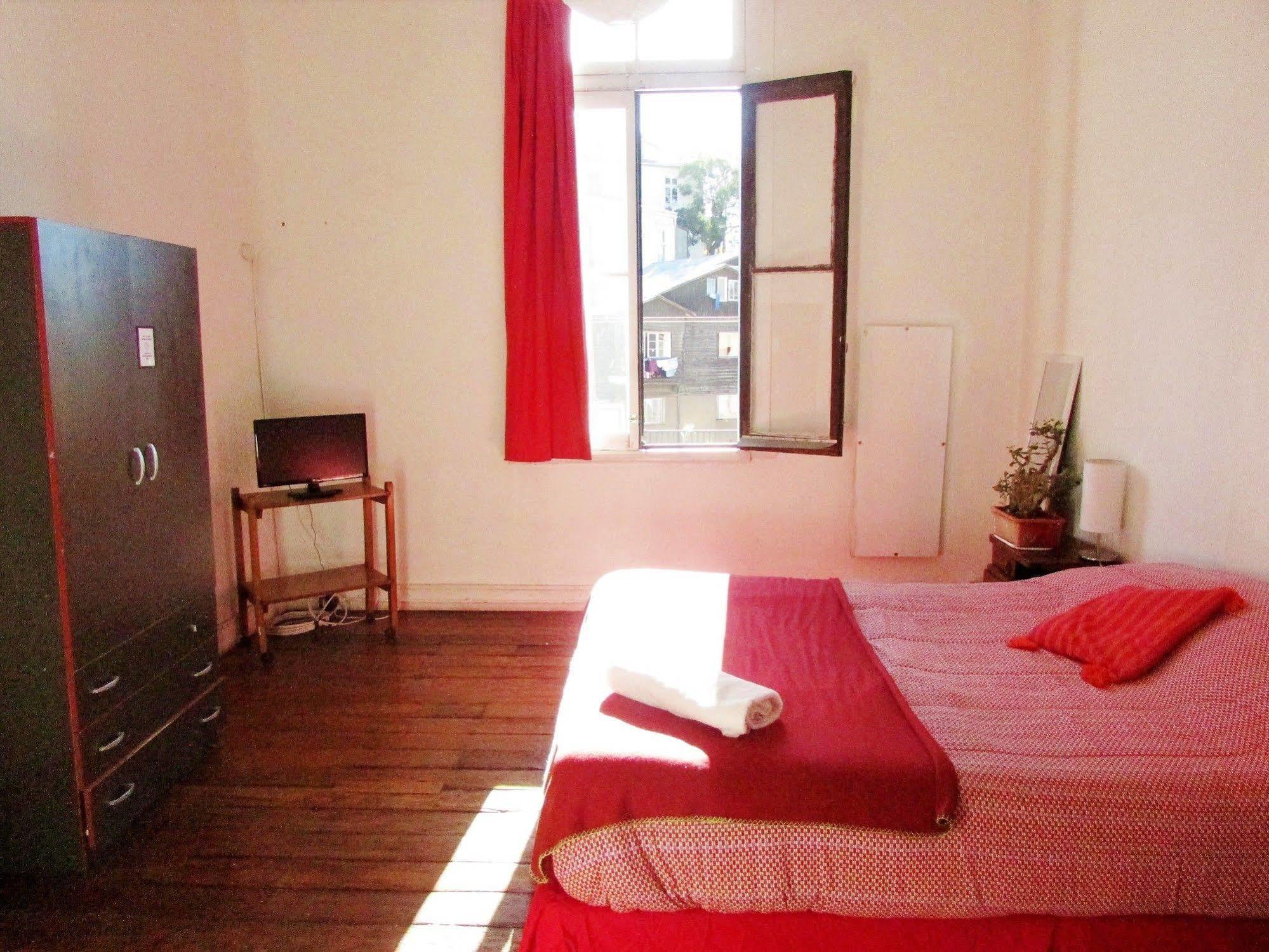 Casa Volante Hostal บัลปาราอีโซ ภายนอก รูปภาพ